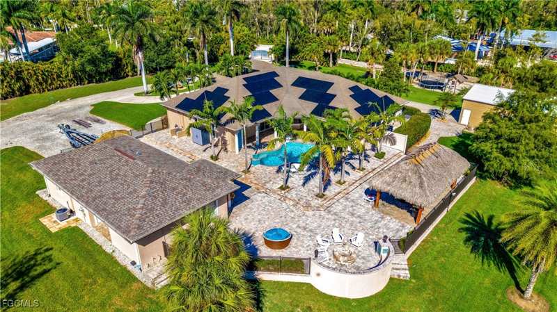 6 bedroom SingleFamilyResidence at 6480 Pine Cone Ct, Briarcliff, Fort Myers — photo 1