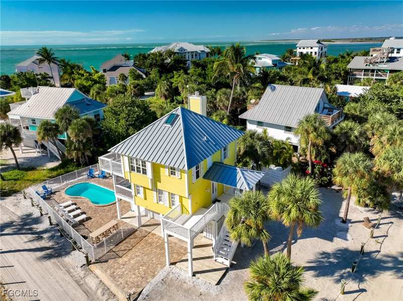 2 bedroom SingleFamilyResidence at 210 White Pelican Dr, North Captiva Sands, Upper Captiva — photo 1