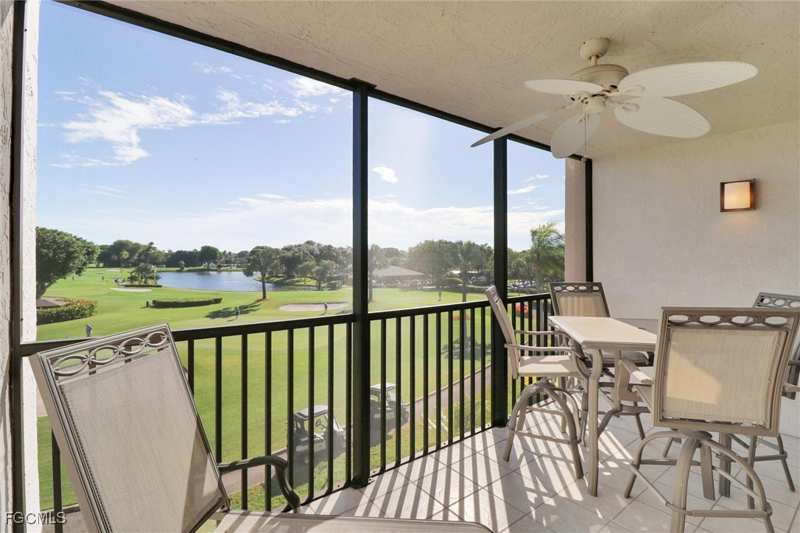 2 bedroom Condominium at 4604 Flagship Dr 305, Flagship Village, Fort Myers — photo 1
