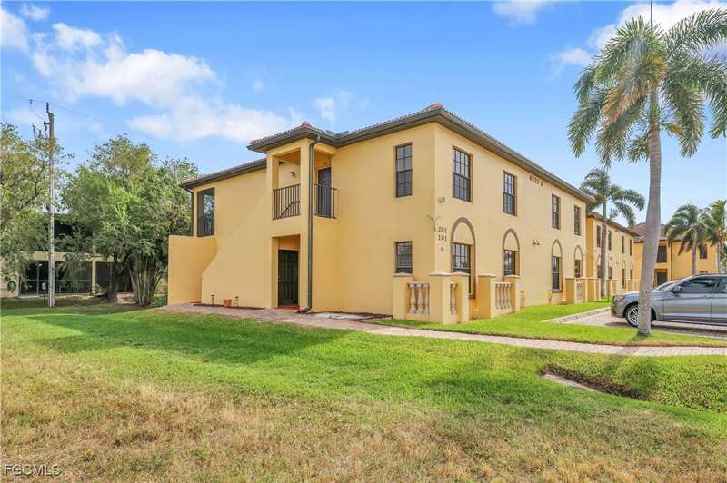 2 bedroom Condominium at 4921 SW 16th Pl 201, Bellagio Gardens, Cape Coral — photo 1