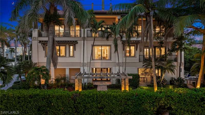 5 bedroom SingleFamilyResidence at 1441 Gulf Shore Blvd S, Olde Naples, Naples — photo 1