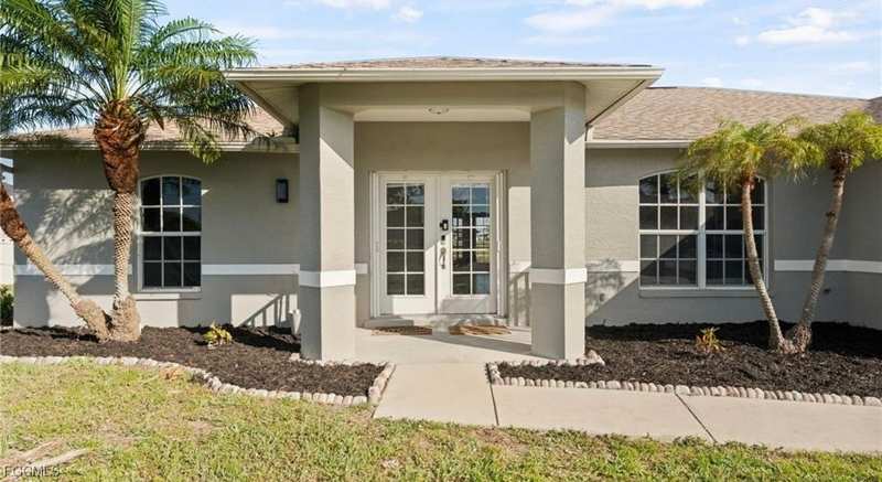 3 bedroom SingleFamilyResidence at 1915 SW 2nd St, Cape Coral, Cape Coral — photo 1
