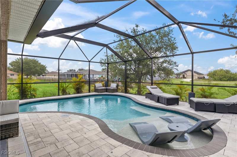 4 bedroom SingleFamilyResidence at 927 NW 12th Ter, Cape Coral, Cape Coral — photo 1