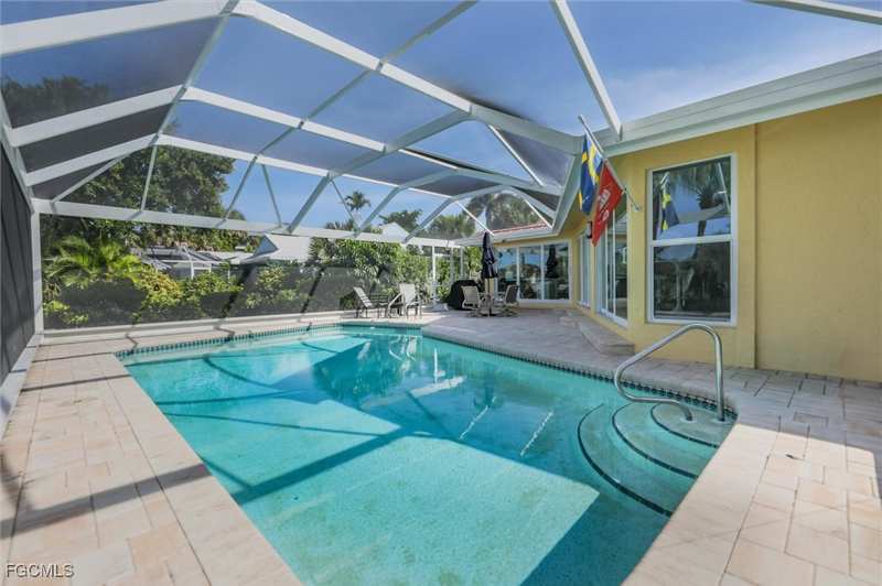 3 bedroom SingleFamilyResidence at 1264 Par View Dr, Beachview Country Club Estates, Sanibel — photo 1