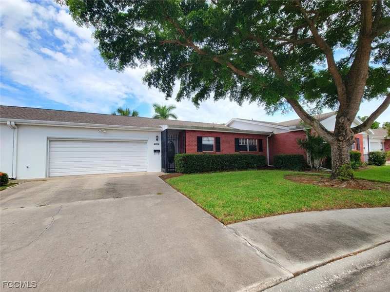 3 bedroom Townhouse at 1351 Bunker Way, Myerlee Circle Condo, Fort Myers — photo 1