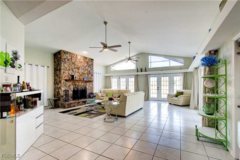 3 bedroom SingleFamilyResidence at 4332 Country Club Blvd, Cape Coral, Cape Coral — photo 1
