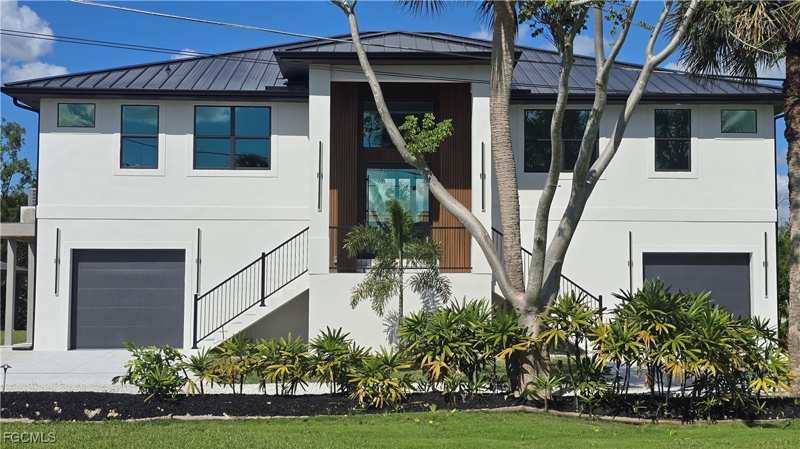 4 bedroom SingleFamilyResidence at 18190 Pioneer Rd, Fort Myers, Fort Myers — photo 1