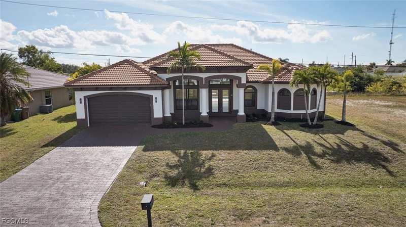 3 bedroom SingleFamilyResidence at 1906 SW 30th Ter, Cape Coral, Cape Coral — photo 1