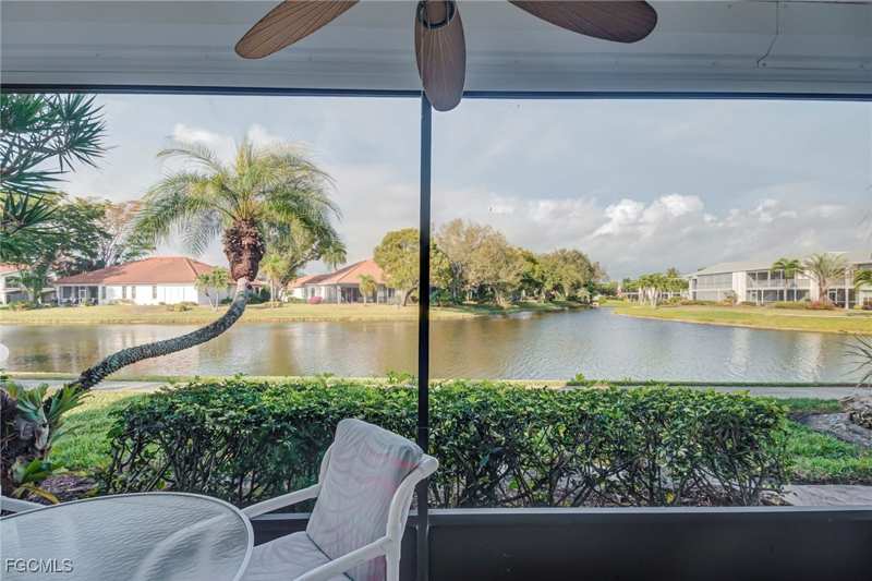 2 bedroom Condominium at 5441 Peppertree Dr 5, Cardinal Cove, Fort Myers — photo 1