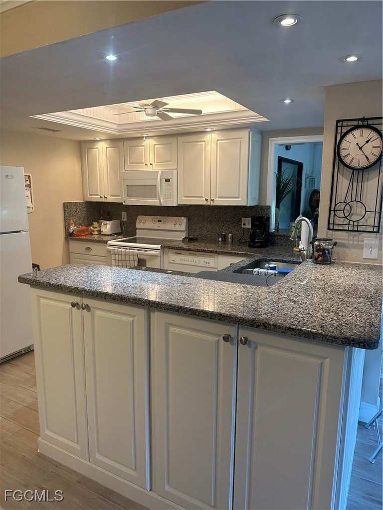 2 bedroom Condominium at 5770 Trailwinds Dr 211, Augusta Village, Fort Myers — photo 1