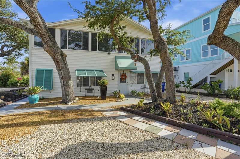 3 bedroom SingleFamilyResidence at 5474 Oak Ridge Ave, Gulf Heights, Fort Myers Beach — photo 1