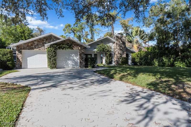 3 bedroom SingleFamilyResidence at 6161 Waxmyrtle Way, Tall Pines, Naples — photo 1