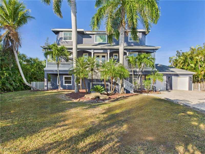 5 bedroom SingleFamilyResidence at 16700 Wisteria Dr, Cottage Point Subd, Fort Myers — photo 1