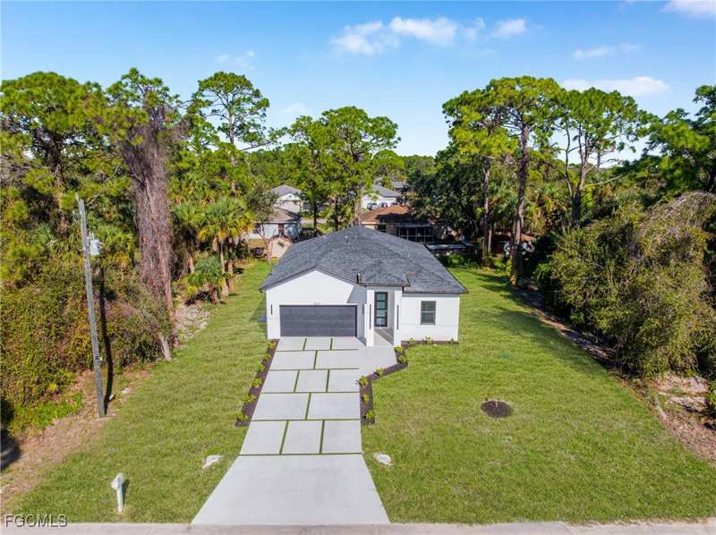 3 bedroom SingleFamilyResidence at 5037 Pinetree Cir, Port Labelle, Labelle — photo 1