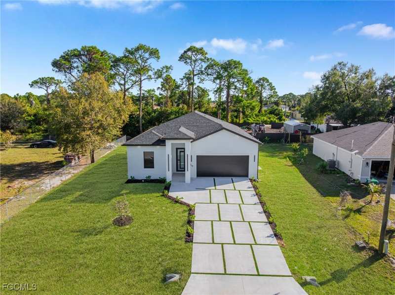 3 bedroom SingleFamilyResidence at 5008 N Obispo Cir, Port Labelle, Labelle — photo 1