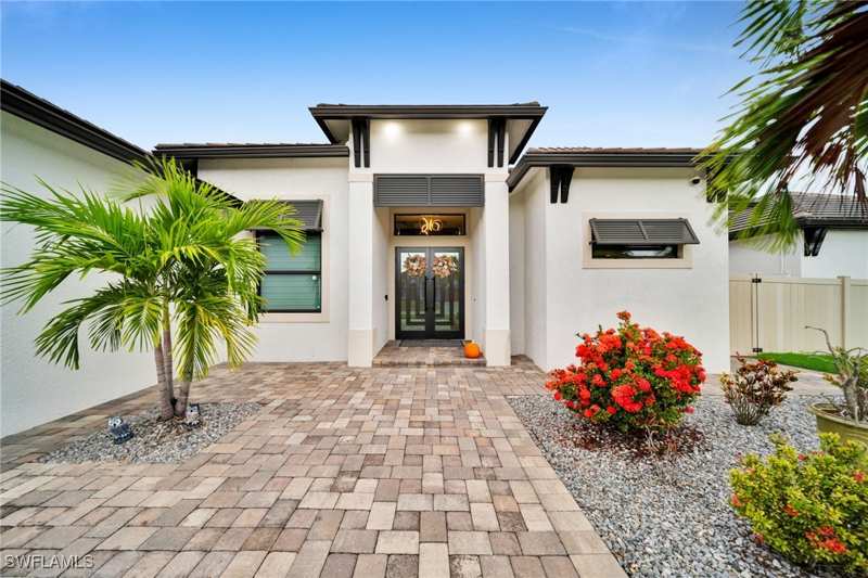 3 bedroom SingleFamilyResidence at 425 SE 15th St, Cape Coral, Cape Coral — photo 1