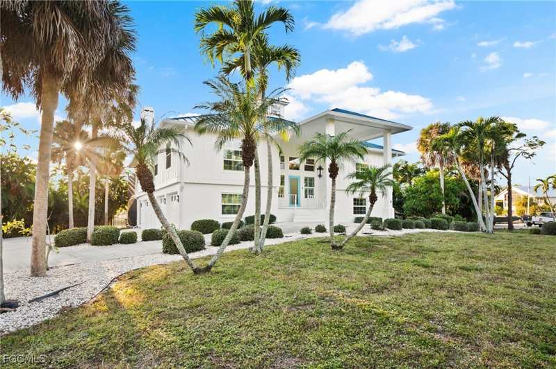 3 bedroom SingleFamilyResidence at 7507 Grande Pine Rd, Alden Pines, Bokeelia — photo 1