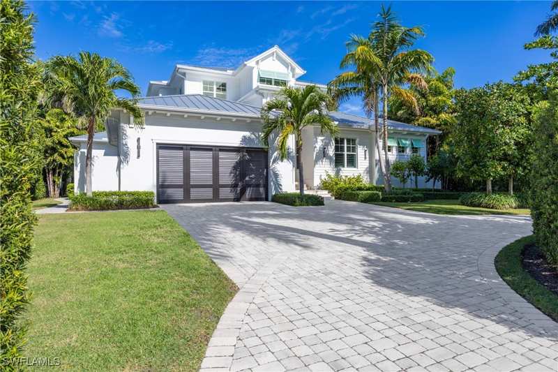 3 bedroom SingleFamilyResidence at 331 Spring Line Dr, Moorings, Naples — photo 1