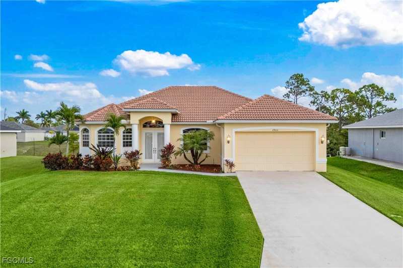 3 bedroom SingleFamilyResidence at 2905 NW 22nd Pl, Cape Coral, Cape Coral — photo 1