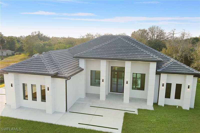 3 bedroom SingleFamilyResidence at 2319 54th Ave NE, Golden Gate Estates, Naples — photo 1