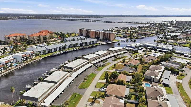 2 bedroom Condominium at 4229 SE 19th Pl 2B, Commodore Condo, Cape Coral — photo 1