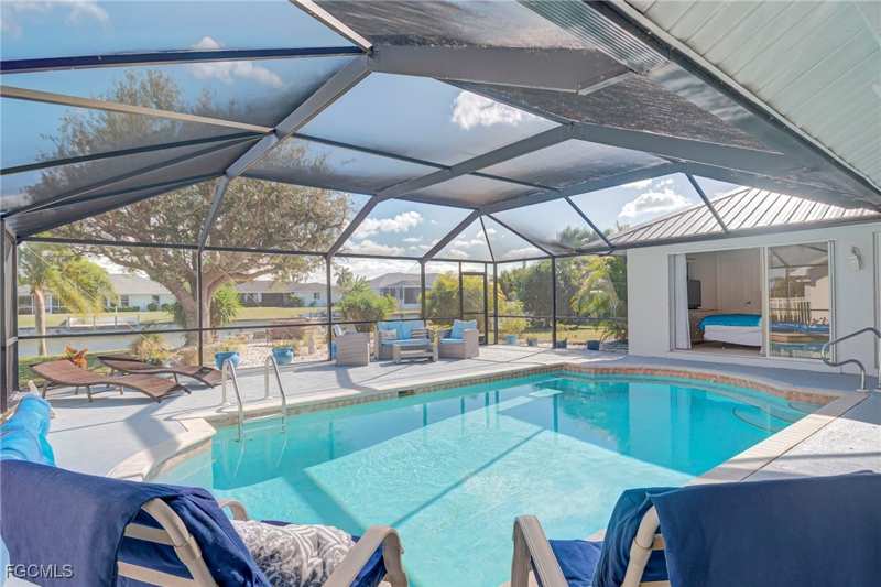 3 bedroom SingleFamilyResidence at 2121 SE 5th Ct, Cape Coral, Cape Coral — photo 1