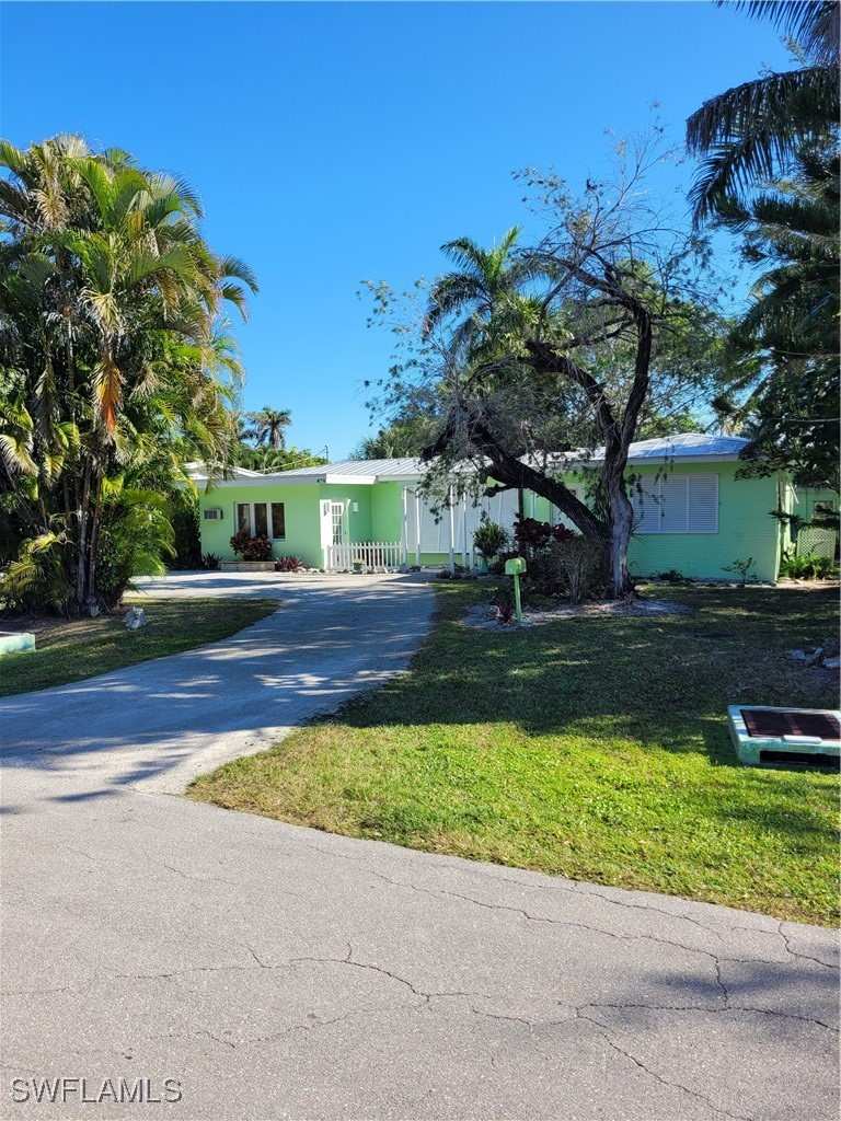 2 bedroom SingleFamilyResidence at 870 Forest Ave, Lake Forest, Naples — photo 1