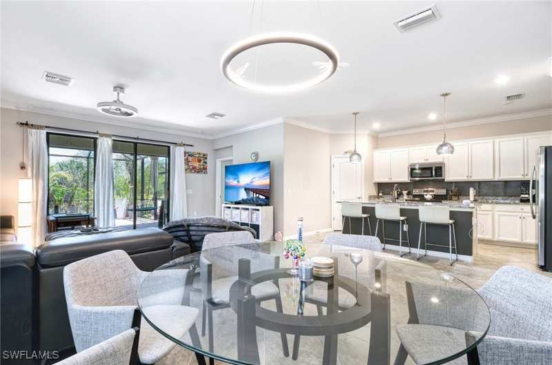 4 bedroom SingleFamilyResidence at 1608 Vizcaya Ln, Artesia, Naples — photo 1