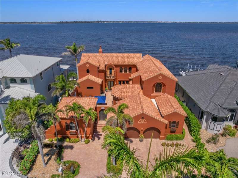 4 bedroom SingleFamilyResidence at 15400 Catalpa Cove Ln, Catalpa Pointe, Fort Myers — photo 1