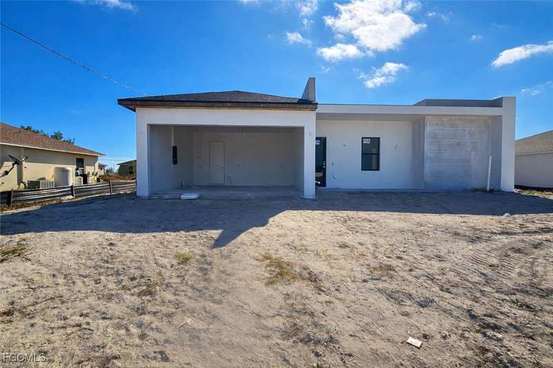 3 bedroom SingleFamilyResidence at 1900 NW 18th St, Cape Coral, Cape Coral — photo 1