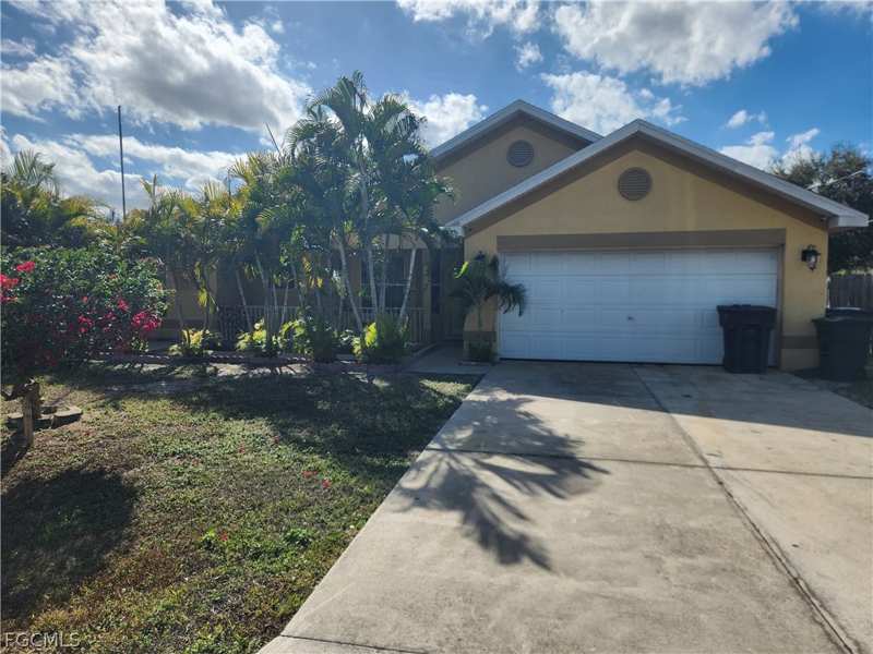 3 bedroom SingleFamilyResidence at 245 David Ave, Lehigh Acres, Lehigh Acres — photo 1