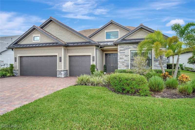 4 bedroom SingleFamilyResidence at 9574 Everglades Dr, Greyhawk At Golf Club Of The Everglades, Naples — photo 1