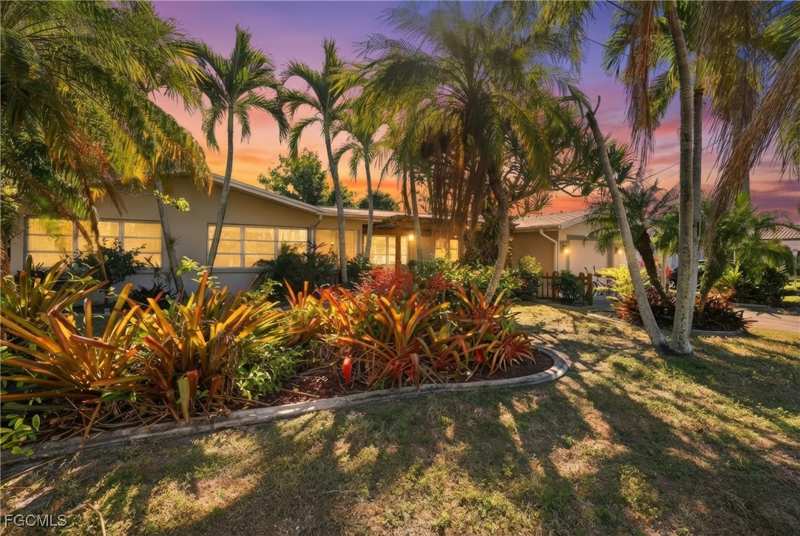 3 bedroom SingleFamilyResidence at 1432 Windsor Ct, Cape Coral, Cape Coral — photo 1