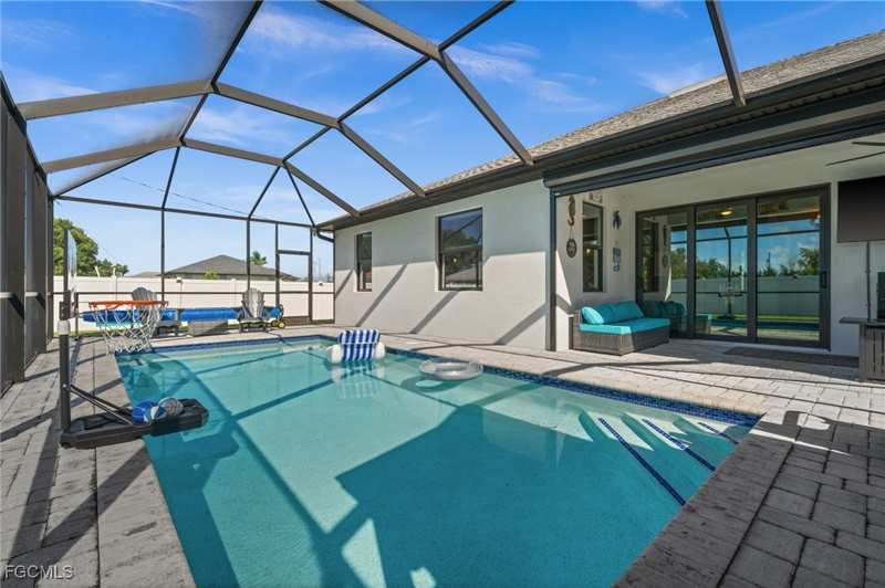 3 bedroom SingleFamilyResidence at 624 NW 2nd Ter, Cape Coral, Cape Coral — photo 1