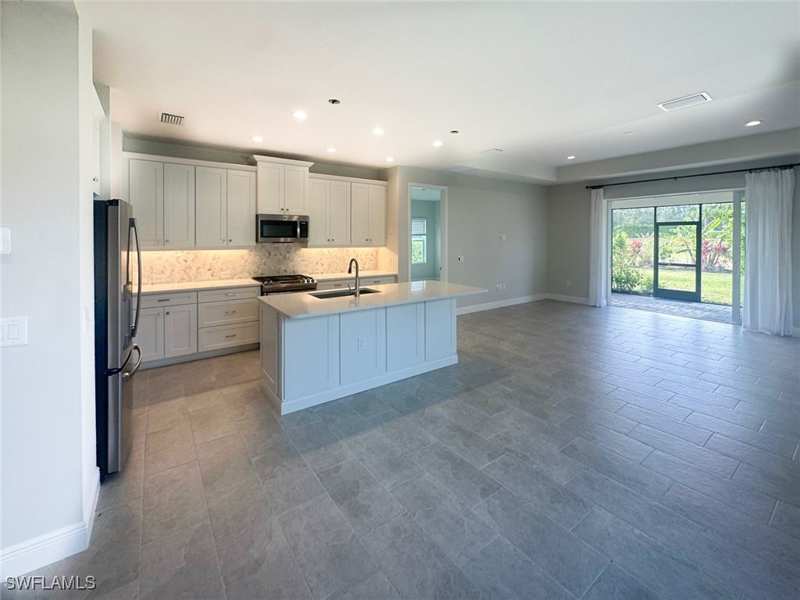 4 bedroom SingleFamilyResidence at 4605 Centaurus Cir, Skysail, Naples — photo 1