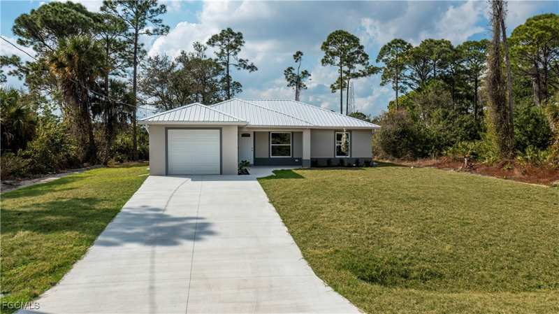3 bedroom SingleFamilyResidence at 6203 Hob Ct, Port Labelle, Labelle — photo 1