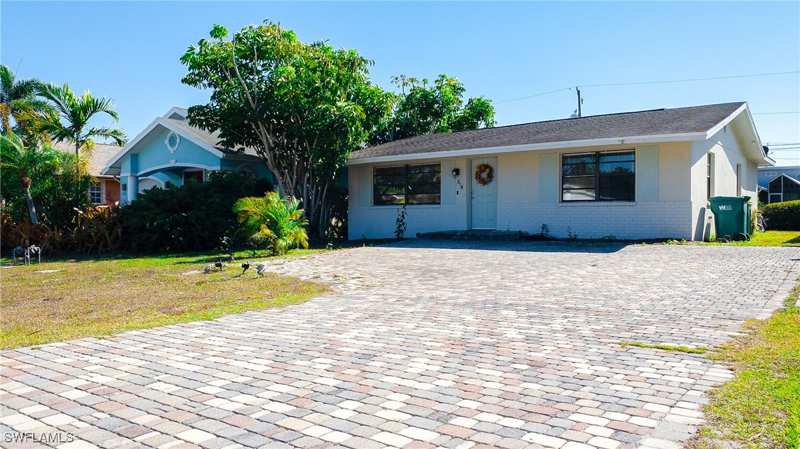2 bedroom SingleFamilyResidence at 814 109th Ave N, Naples Park, Naples — photo 1