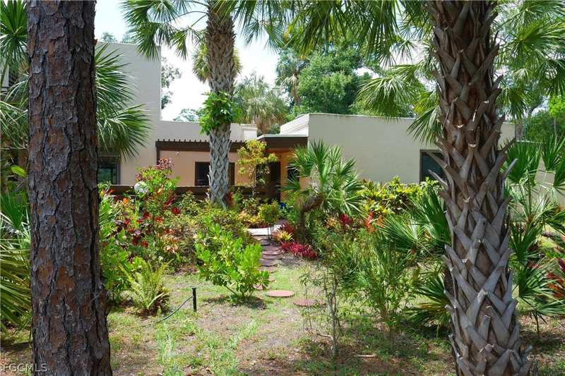 2 bedroom Condominium at 112 pinebrook Dr, Pinebrook Lakes Condo, Fort Myers — photo 1