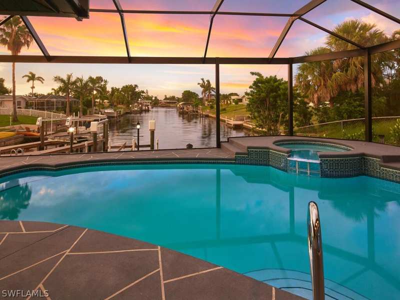 4 bedroom SingleFamilyResidence at 1627 SE 29th Ter, Cape Coral, Cape Coral — photo 1