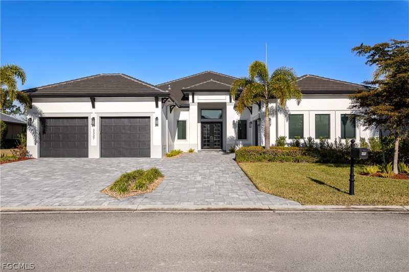 4 bedroom SingleFamilyResidence at 3337 Chestnut Grove Dr, Country Club, Alva — photo 1