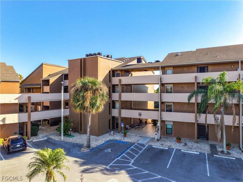 2 bedroom Condominium at 2067 W Lakeview Blvd 9, Lakeside At Lochmoor Condo, North Fort Myers — photo 1
