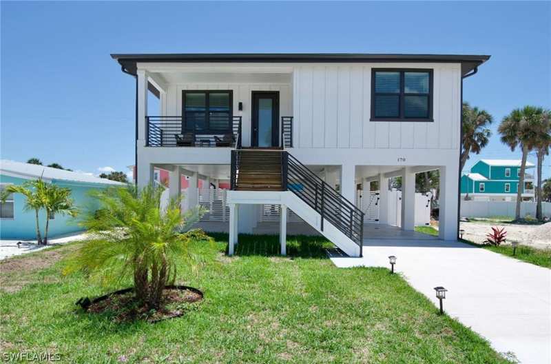 3 bedroom SingleFamilyResidence at 170 Washington Ave, Lynns Highland Park, Fort Myers Beach — photo 1