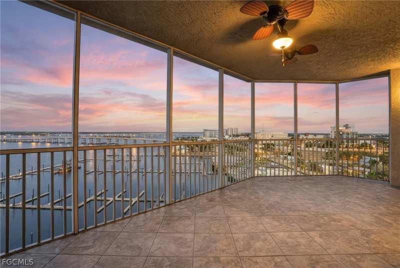 3 bedroom Condominium at 2090 W 1st St 1206, High Point Place, Fort Myers — photo 1