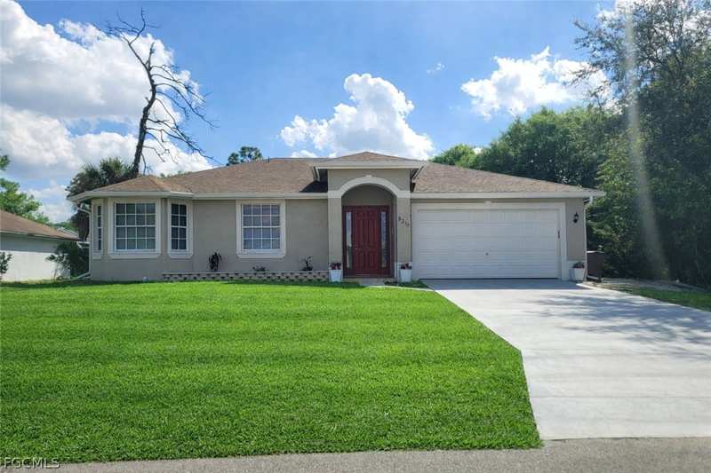 3 bedroom SingleFamilyResidence at 3217 50th St W, Lehigh Acres, Lehigh Acres — photo 1