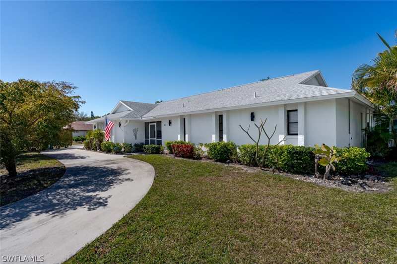 4 bedroom SingleFamilyResidence at 661 E Valley Dr, Bonita Shores, Bonita Springs — photo 1