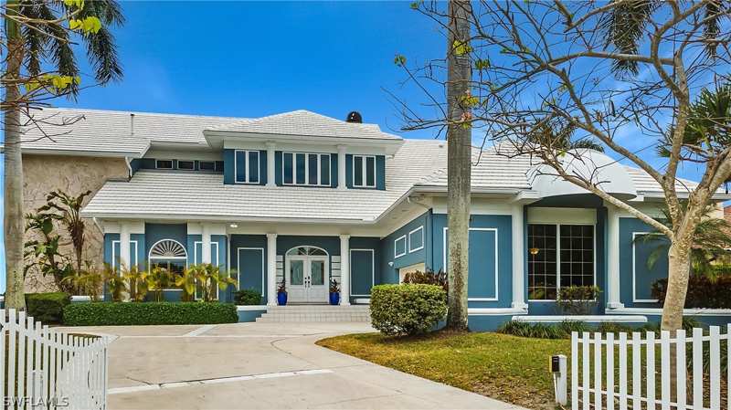 5 bedroom SingleFamilyResidence at 14988 Bonaire Cir, San Mateo, Fort Myers — photo 1
