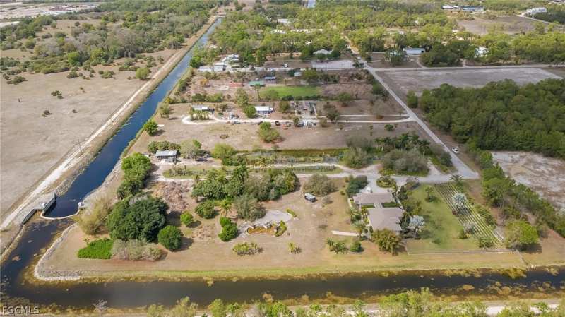 4 bedroom SingleFamilyResidence at 7350 Green Acre Ln, Briarcliff, Fort Myers — photo 1