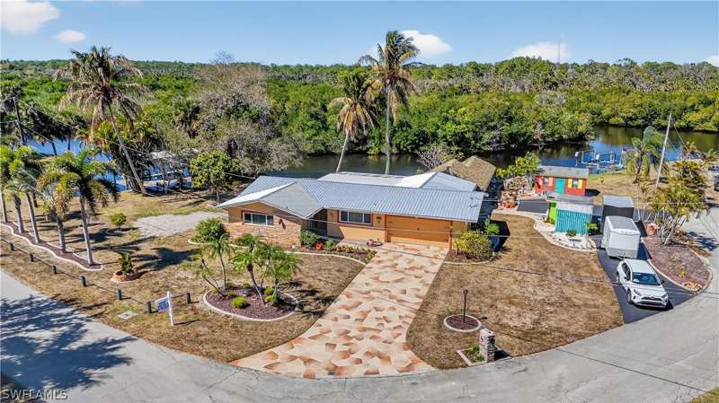 3 bedroom SingleFamilyResidence at 1324 Thompson St, Belle Aire Lagoon, North Fort Myers — photo 1