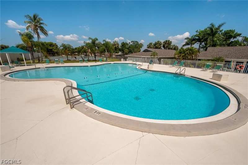 1 bedroom Townhouse at 4280 Island Cir C, Caloosa Bayview, Fort Myers — photo 1