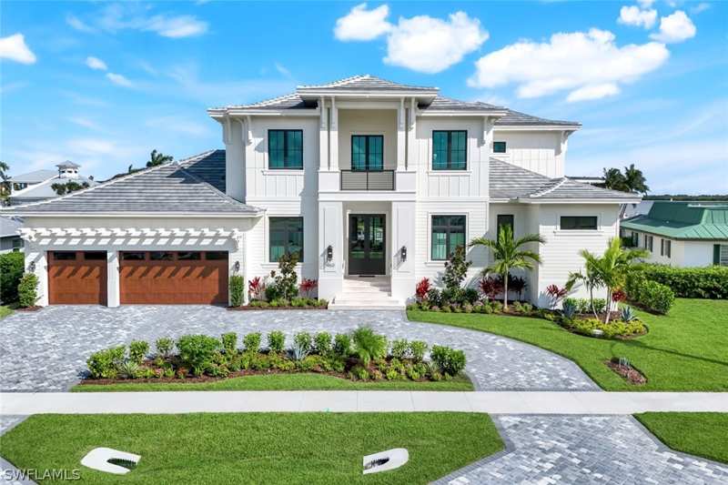 5 bedroom SingleFamilyResidence at 960 Iris Ct, Marco Island, Marco Island — photo 1